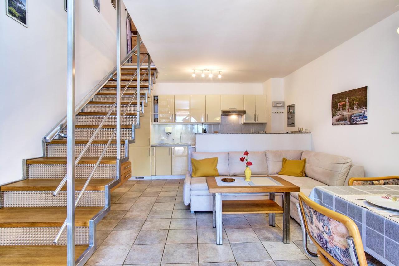 Apartment Mateo Miholascica 外观 照片